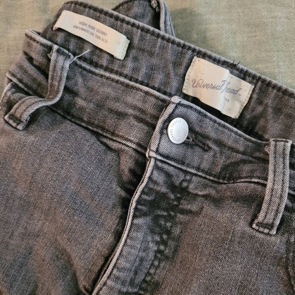 Universal Thread Women's Gray Ankle Jeans